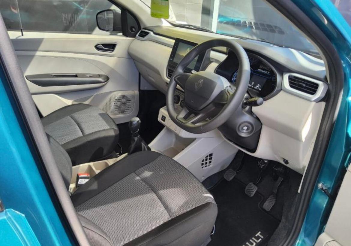 2025 Renault Triber 1.0 Evolution