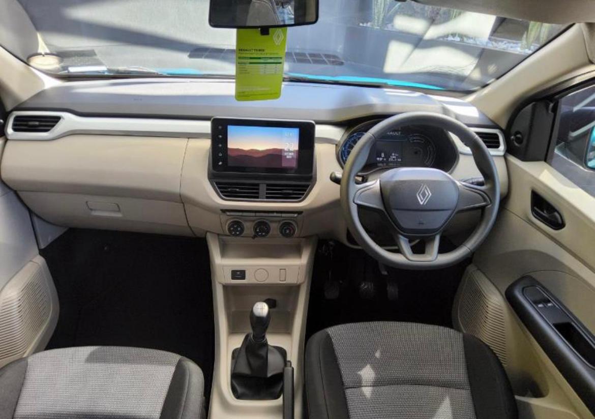 2025 Renault Triber 1.0 Evolution